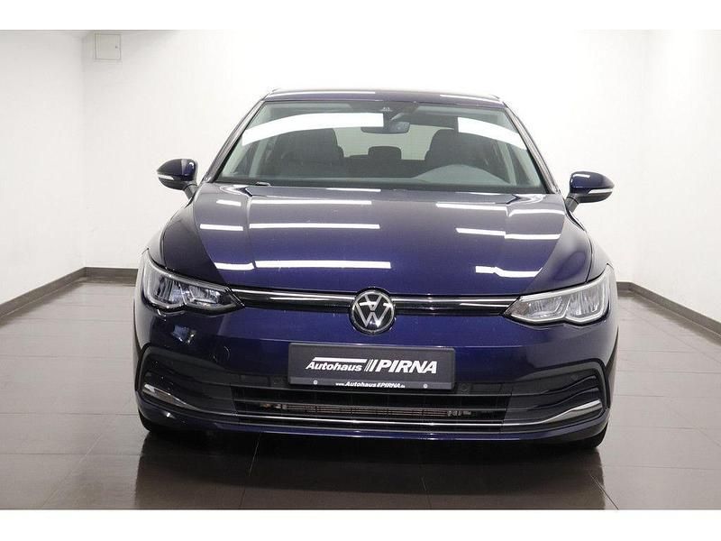 Gebraucht VW Golf VIII Life 116 PS (85 kW) 2021 Atlantik blue Limousine
