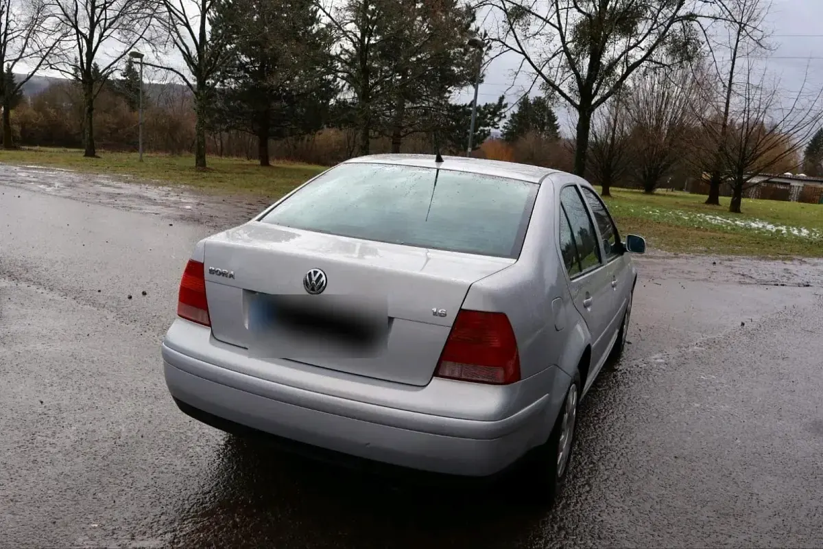 Gebraucht VW Bora 101 PS (74 kW) 1998 Silber Limousine