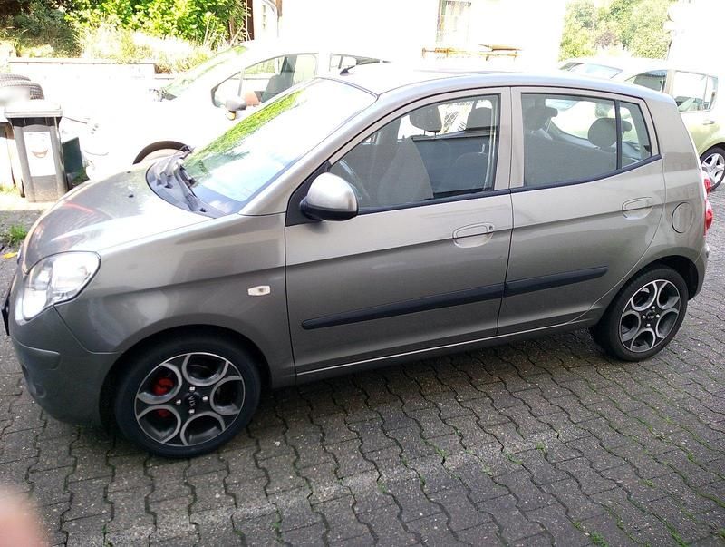 Gebraucht Kia Picanto 65 PS (47 kW) 2009 Silber Kleinwagen