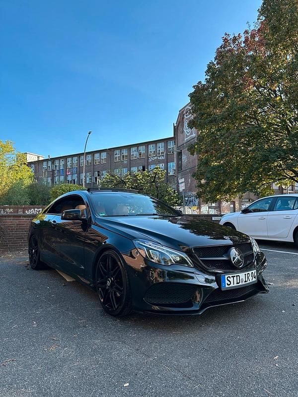 Gebraucht Mercedes E350 AMG 258 PS (189 kW) 2014 Schwarz Coupé