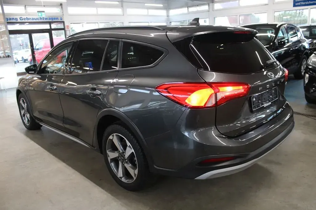 Gebraucht Ford Focus Active 125 PS (91 kW) 2021 Grau Kombi
