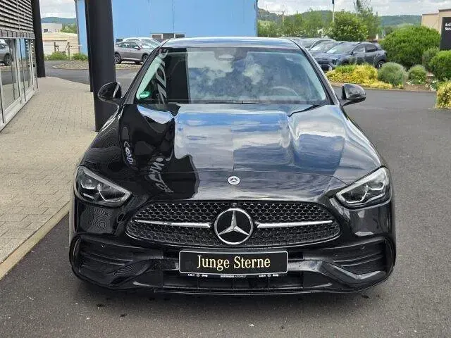 Gebraucht Mercedes C180 AMG 170 PS (125 kW) 2025 Lack obsidianschwarz Limousine