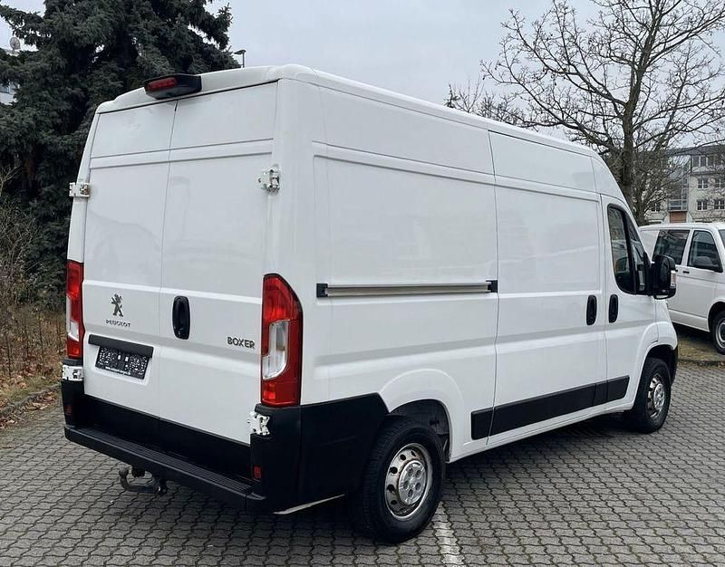 Gebraucht Peugeot Boxer 165 PS (121 kW) 2019 Weiß Van