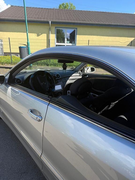 Gebraucht Mercedes CLK240 170 PS (125 kW) 2003 Silber Coupé