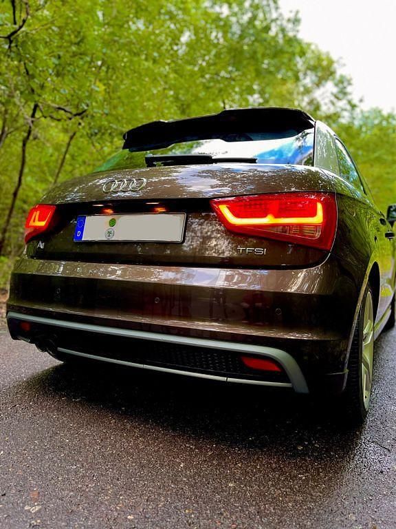 Gebraucht Audi A1 S-Line 185 PS (136 kW) 2011 Braun Kleinwagen