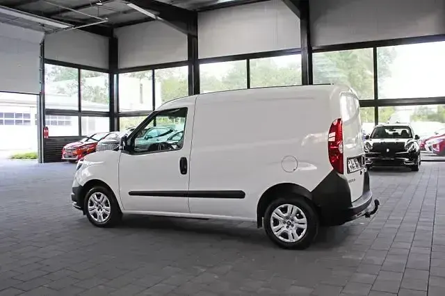 Gebraucht Fiat Doblò 90 PS (66 kW) 2022 Weiß Van / Kleinbus