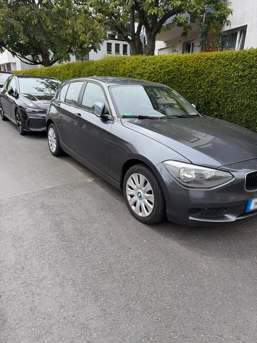 Gebraucht BMW 116 2011 Grau Kleinwagen