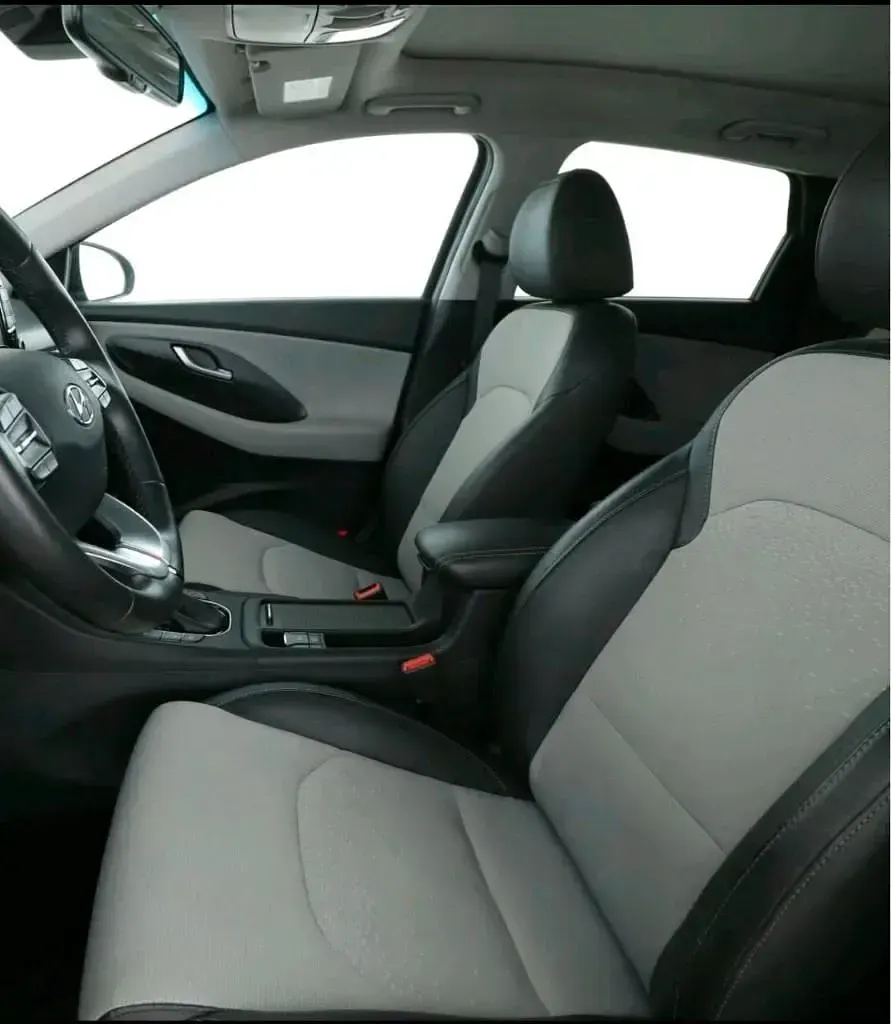 Gebraucht Hyundai i30 Premium 140 PS (102 kW) 2018 Schwarz Kombi