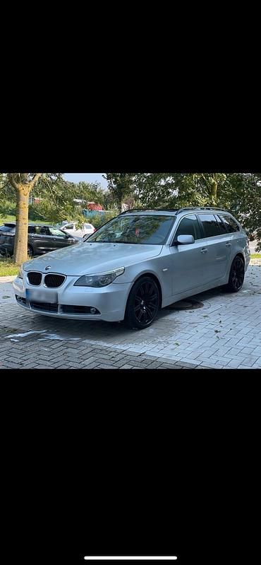 Silber Gebraucht 2007 BMW 525 Kombi | 5.250 € (Teuer) - Bild 1/4