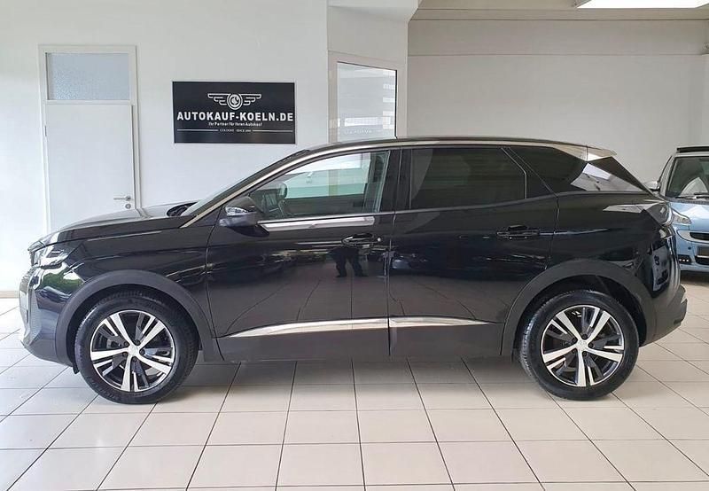 Lackierung schwarz perla nera/ Gebraucht 2023 Peugeot 3008 Allure SUV | 21.692 € (Guter Preis) - Bild 1/4