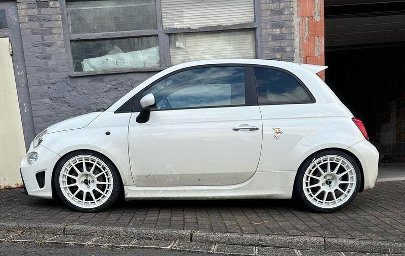 Schwarz Gebraucht 2017 Abarth 595 Kleinwagen | 13.899 € (Fairer Preis) - Bild 1/4