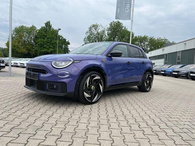 Neu Abarth 600e Scorpionissima 206 kW (281 PS) 2025 Hypnotic purple metallic SUV