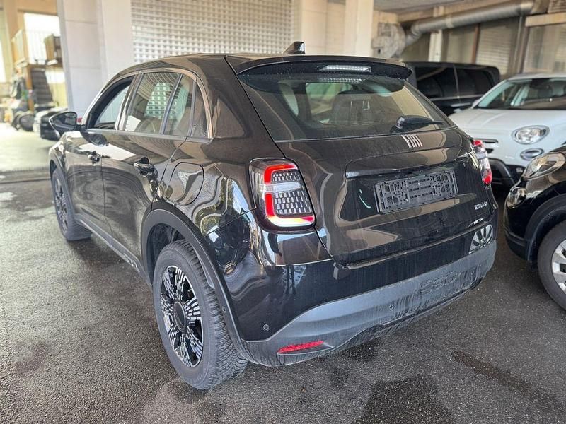 Gebraucht Fiat 600 Icon 101 PS (74 kW) 2024 Schwarz SUV