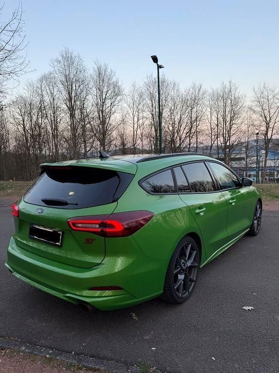 Gebraucht Ford Focus ST 280 PS (205 kW) 2024 Grün Limousine