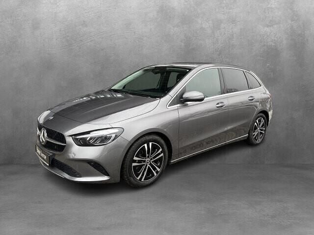 Gebraucht Mercedes B180 Advanced Plus 116 PS (85 kW) 2024 lack mountaingrau Van / Kleinbus
