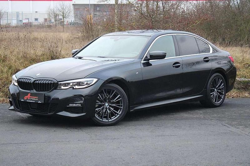 Saphirschwarz Gebraucht 2020 BMW 320 M Sport Limousine | 27.990 € (Fairer Preis) - Bild 1/4