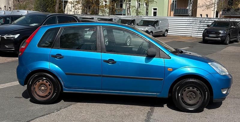 Gebraucht Ford Fiesta 2005 Blau Kleinwagen