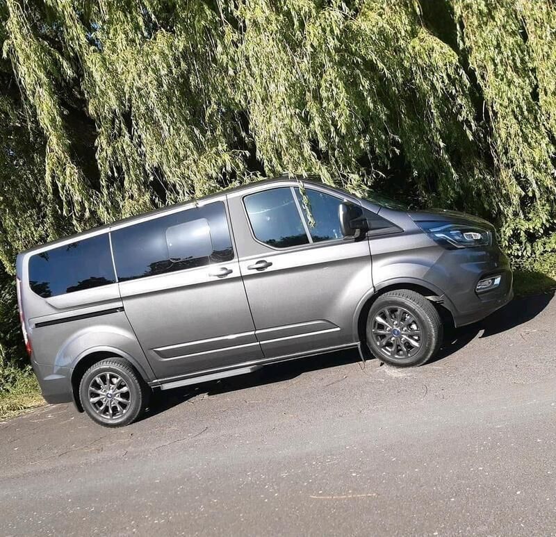 Andere außenfarben Gebraucht 2021 Ford Tourneo Van / Kleinbus | 38.000 € (Fairer Preis) - Bild 1/1