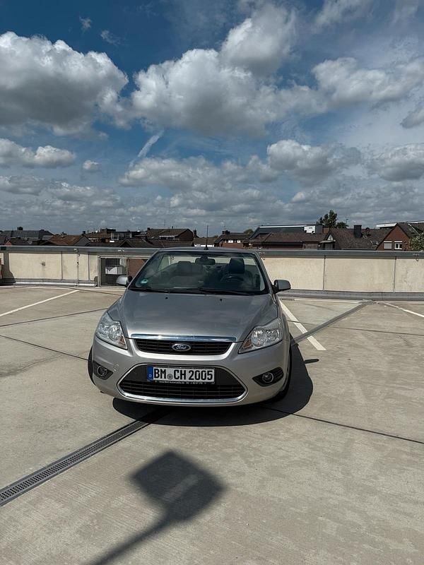 Grau Gebraucht 2008 Ford Focus Cabriolet Cabrio | 3.200 € (Fairer Preis) - Bild 1/4