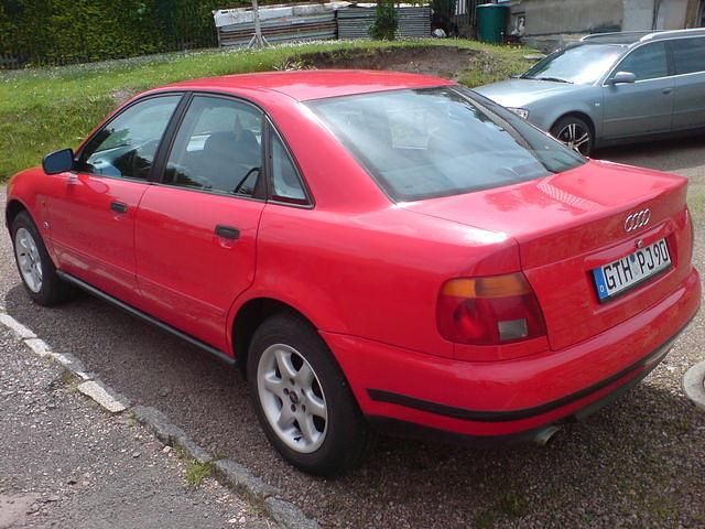 Gebraucht Audi A4 136 PS (100 kW) 1996 Rot Limousine