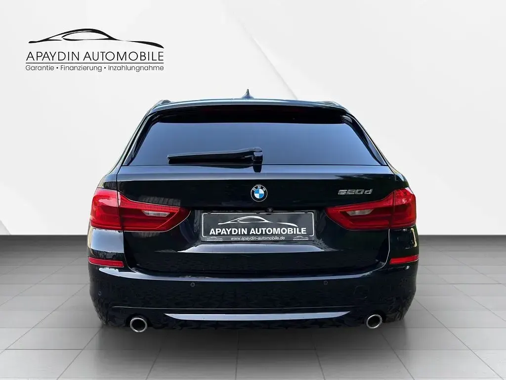 Używany BMW 520 Performance 190 KM (139 kW) 2019 Czarny Kombi