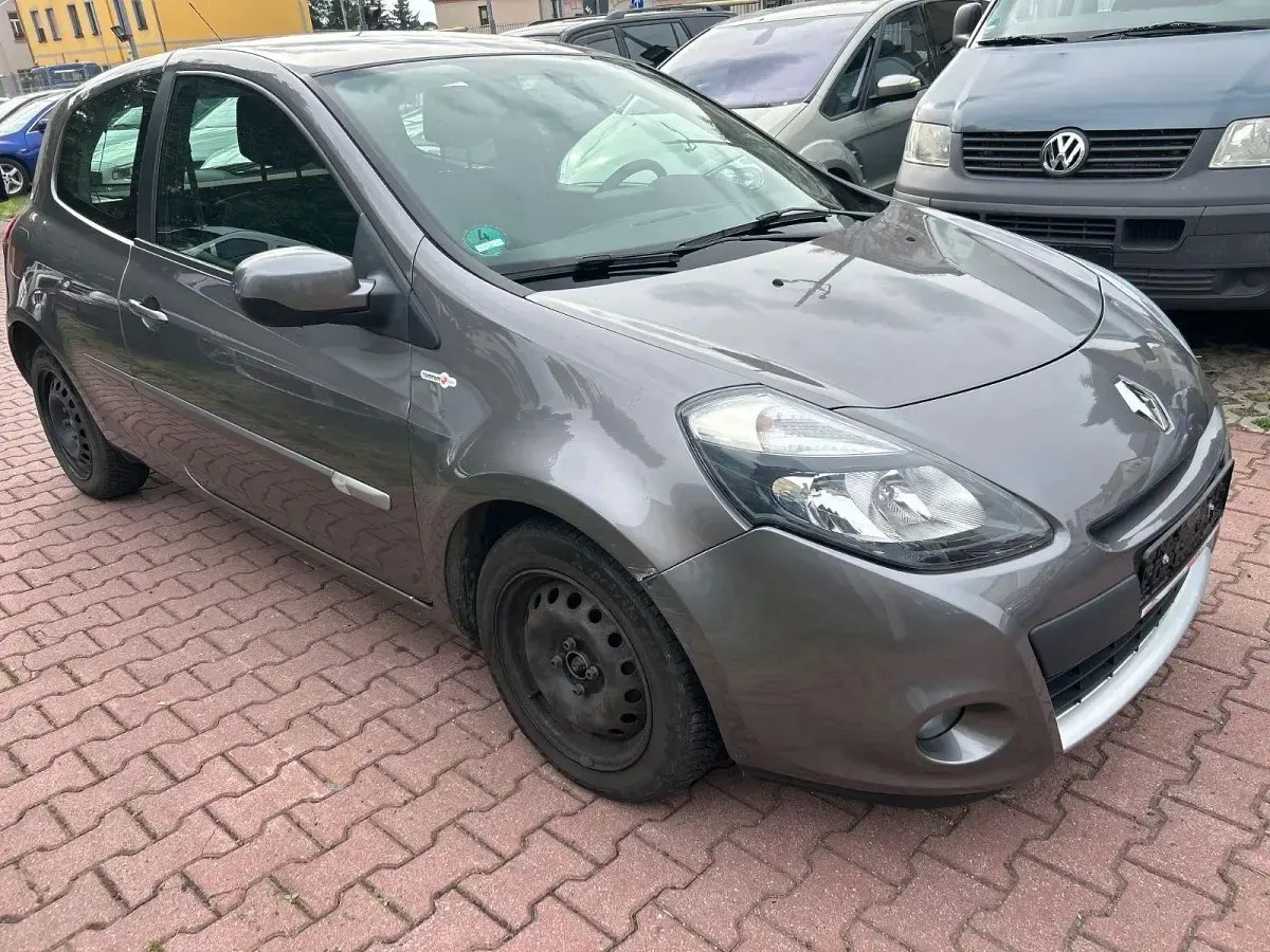 Gebraucht Renault Clio IV Expression 75 PS (55 kW) 2012 Grau Kleinwagen
