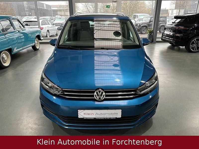 Gebraucht VW Touran Comfortline 150 PS (110 kW) 2019 Blau Van / Kleinbus