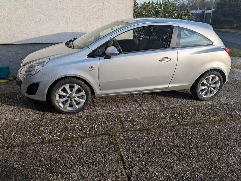 Silber Gebraucht 2013 Opel Corsa Active Kleinwagen | 4.499 € (Guter Preis) - Bild 1/4