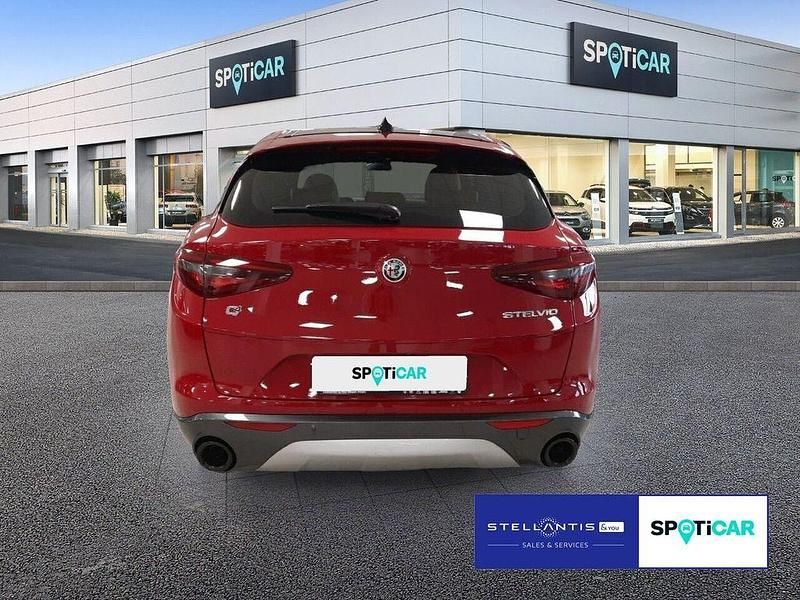 Gebraucht Alfa Romeo Stelvio Ti 209 PS (153 kW) 2022 Rot SUV