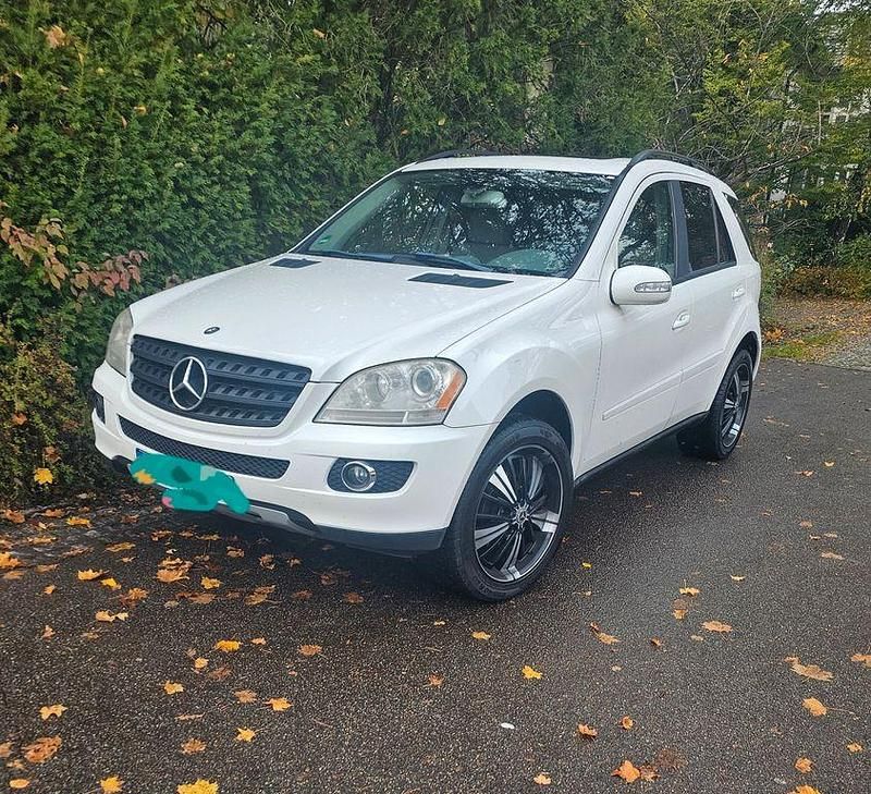 Weiß Gebraucht 2006 Mercedes ML350 SUV | 9.900 € (Teuer) - Bild 1/4
