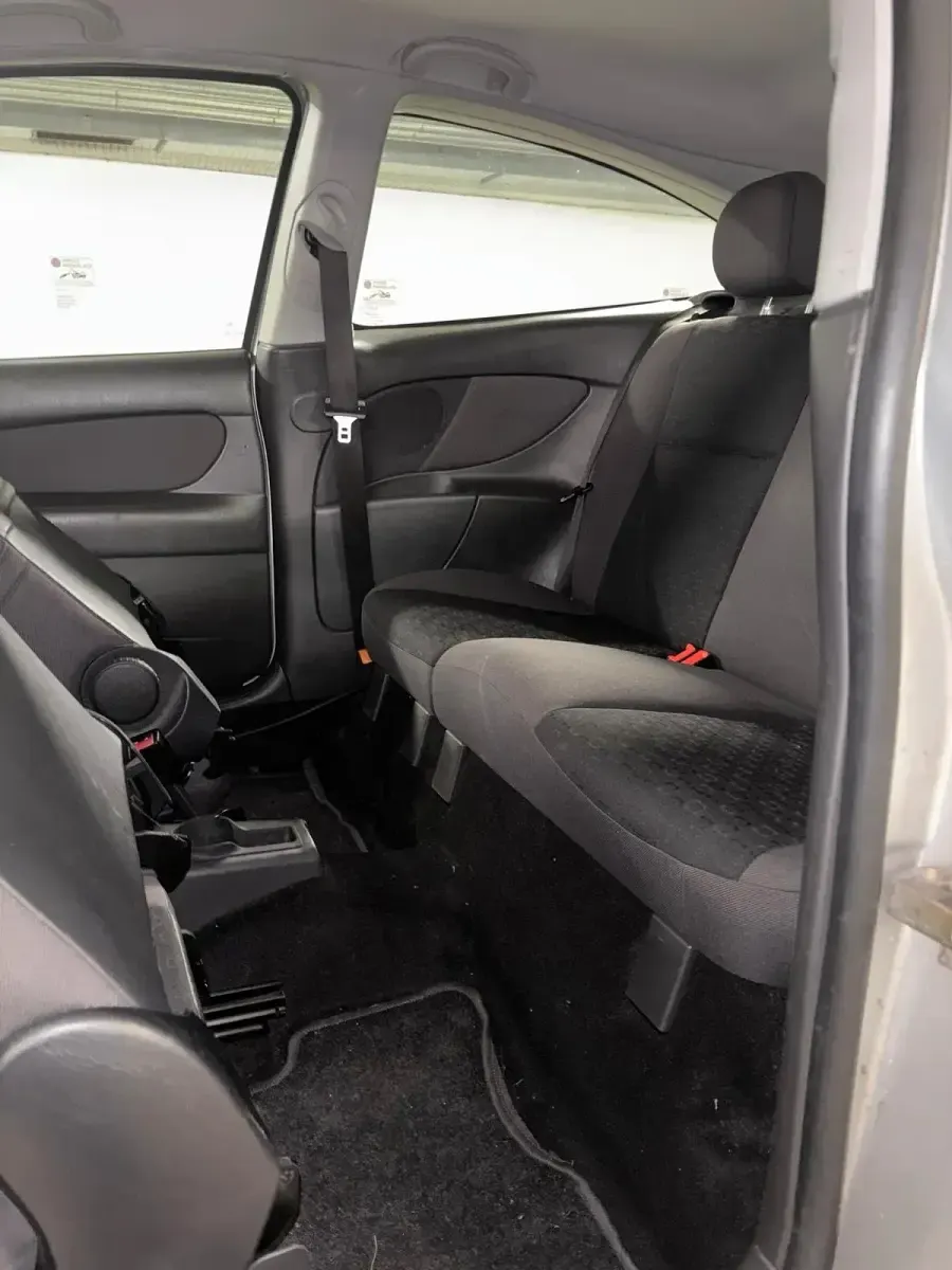 Gebraucht Ford Focus 101 PS (74 kW) 2002 Grau Coupé