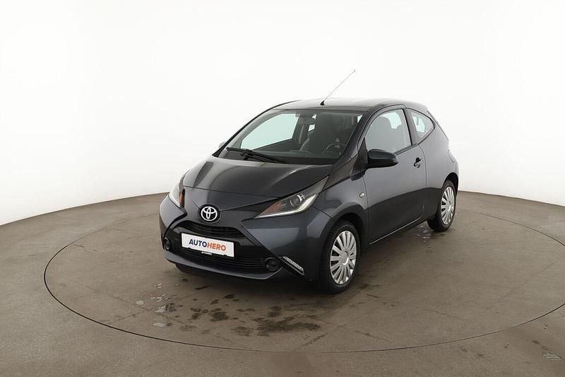 Używany Toyota Aygo X-play 69 KM (50 kW) 2015 Hatchback