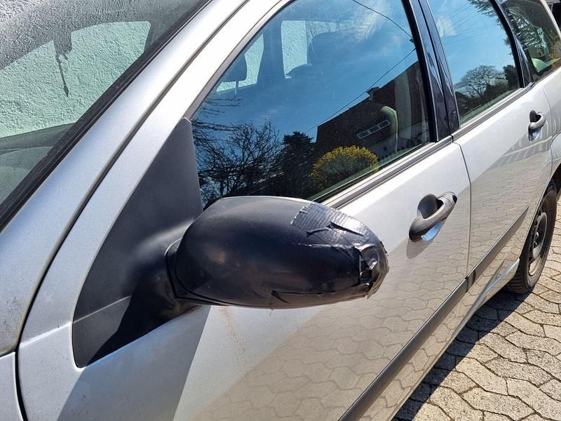 Gebraucht Ford Focus 101 PS (74 kW) 2001 Silber Kombi