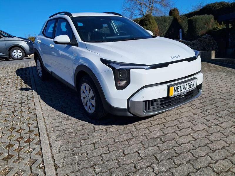 Neu Kia Stonic Silver 101 PS (74 kW) 2026 Weiß SUV