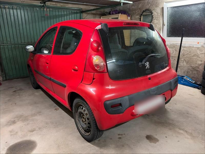 Gebraucht Peugeot 107 68 PS (50 kW) 2005 Rot Kleinwagen
