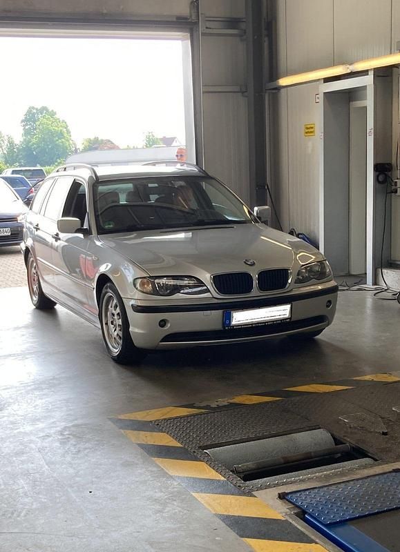 Silber Gebraucht 2005 BMW 320 Kombi | 2.500 € (Guter Preis) - Bild 1/4