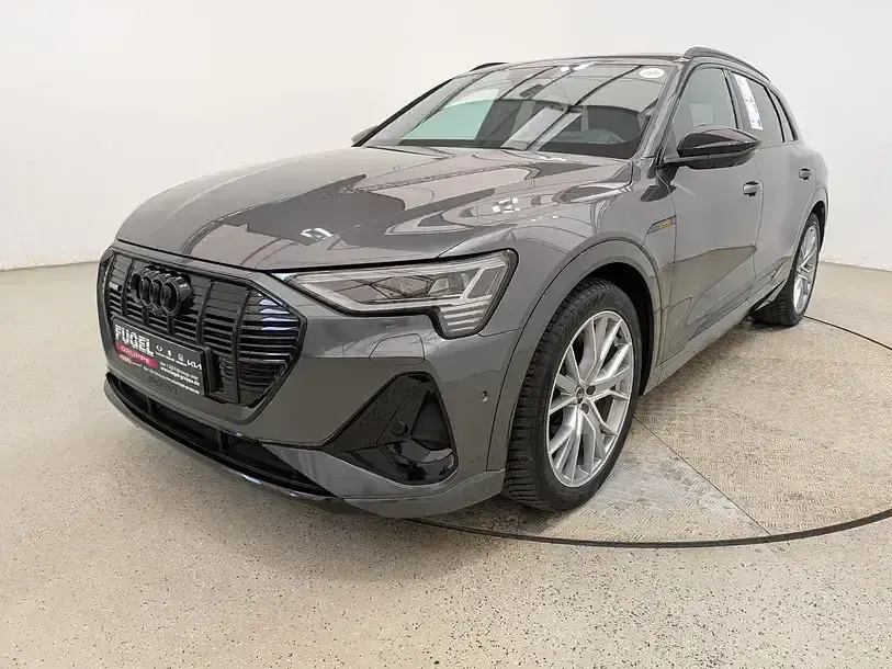 Gebraucht Audi e-tron S-Line 300 kW (408 PS) 2021 Daytonagrau perleffekt SUV