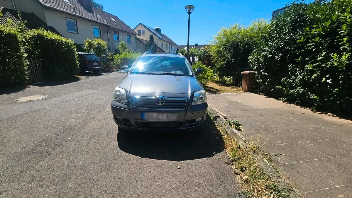 Gebraucht Toyota Avensis 129 PS (94 kW) 2004 Grau Kombi