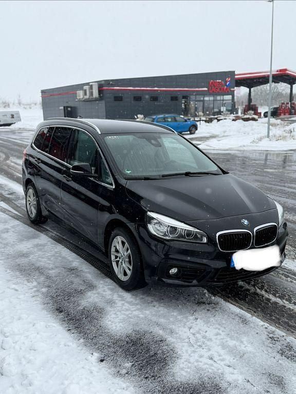 Schwarz Gebraucht 2017 BMW 218 Gran Tourer Advantage Van / Kleinbus | 11.500 € (Guter Preis) - Bild 1/4