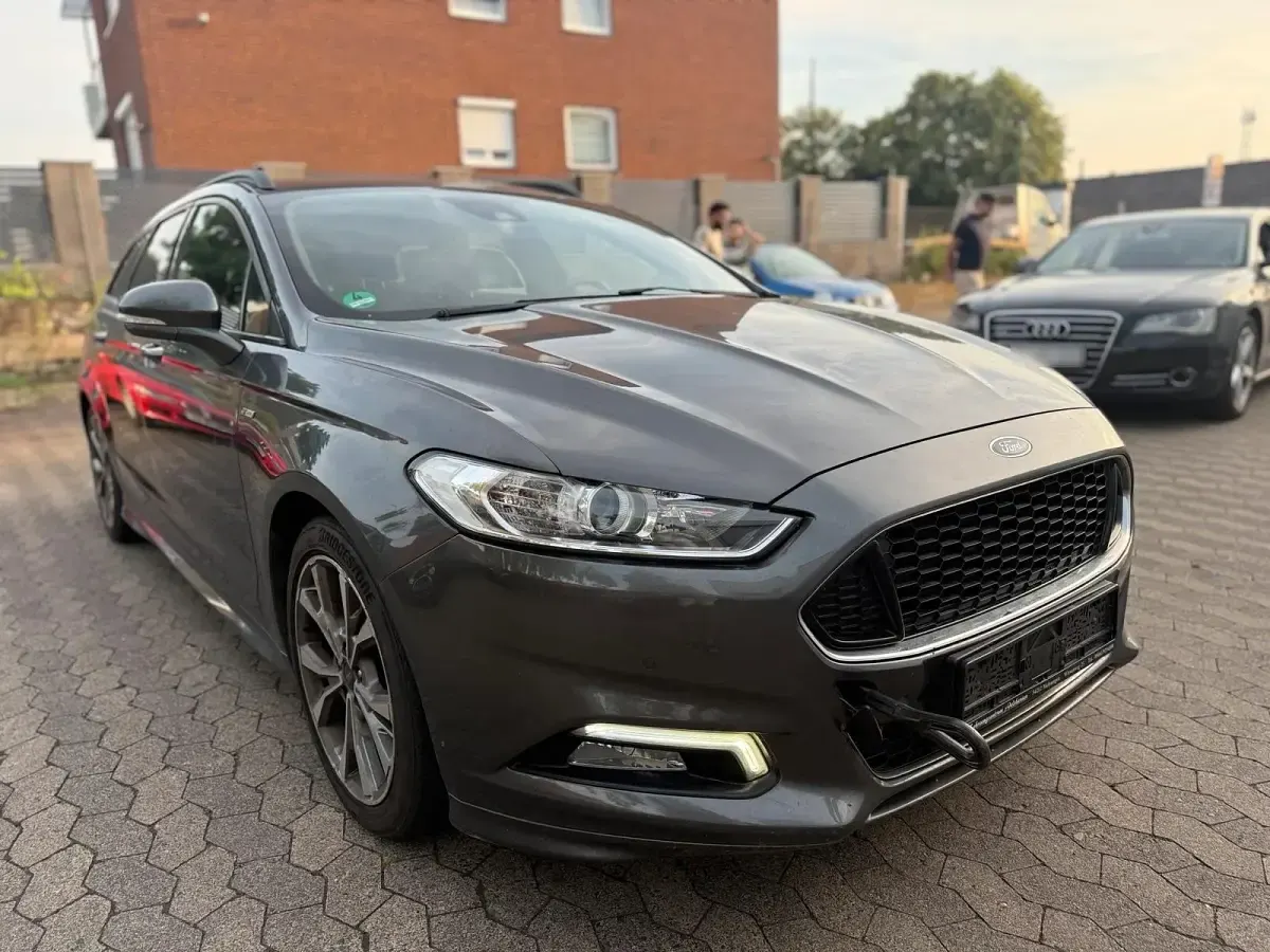 Gebraucht Ford Mondeo ST-Line 150 PS (110 kW) 2018 Grau Kombi