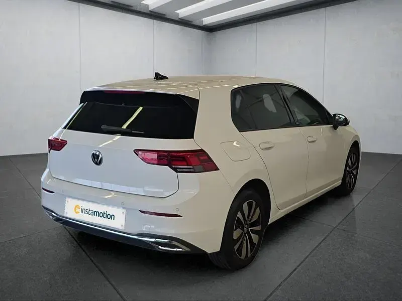 Gebraucht VW Golf VIII 116 PS (85 kW) 2024 Weiß Kleinwagen