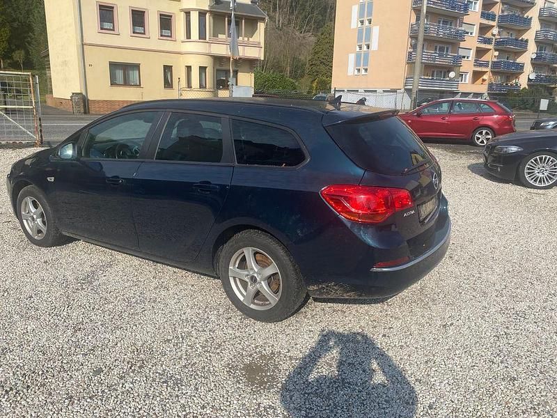 Gebraucht Opel Astra 110 PS (80 kW) 2015 Grün Limousine