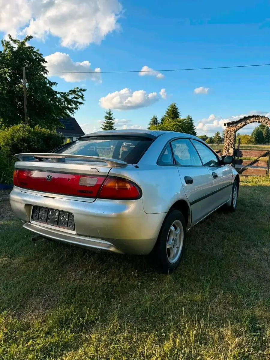 Gebraucht Mazda 323F 1996 Silber Kleinwagen