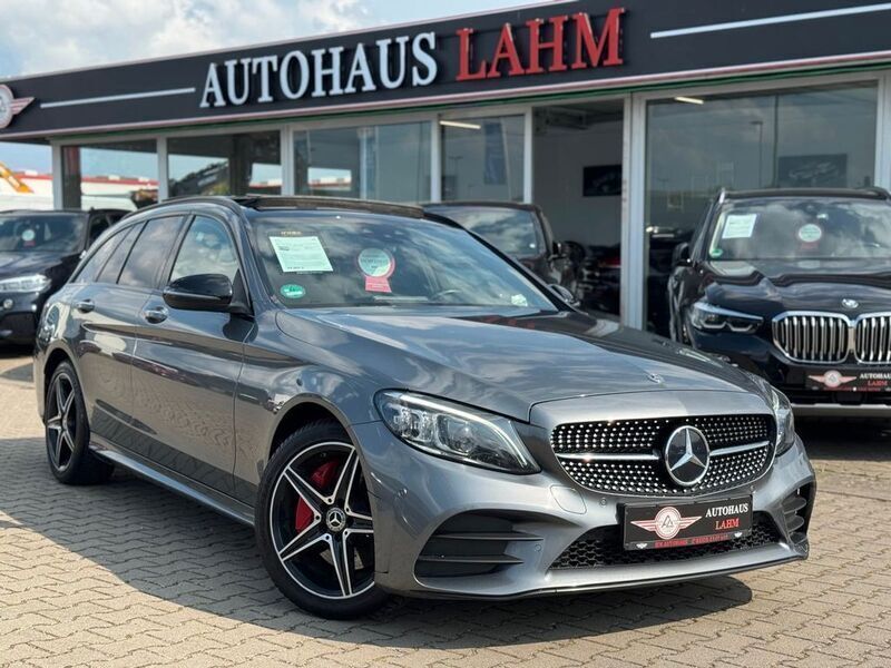 Grau Gebraucht 2019 Mercedes C300 AMG line Limousine | 22.990 € (Fairer Preis) - Bild 1/4
