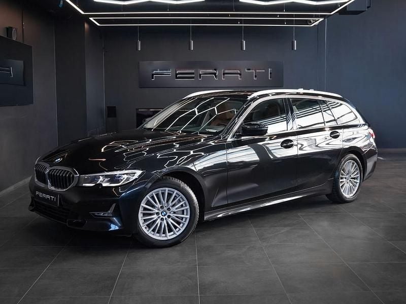 Schwarz Gebraucht 2020 BMW 330 Luxury Line Limousine | 34.900 € (Teuer) - Bild 1/4
