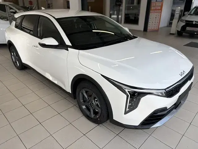 Neu Kia K4 150 PS (110 kW) 2026 Weiß