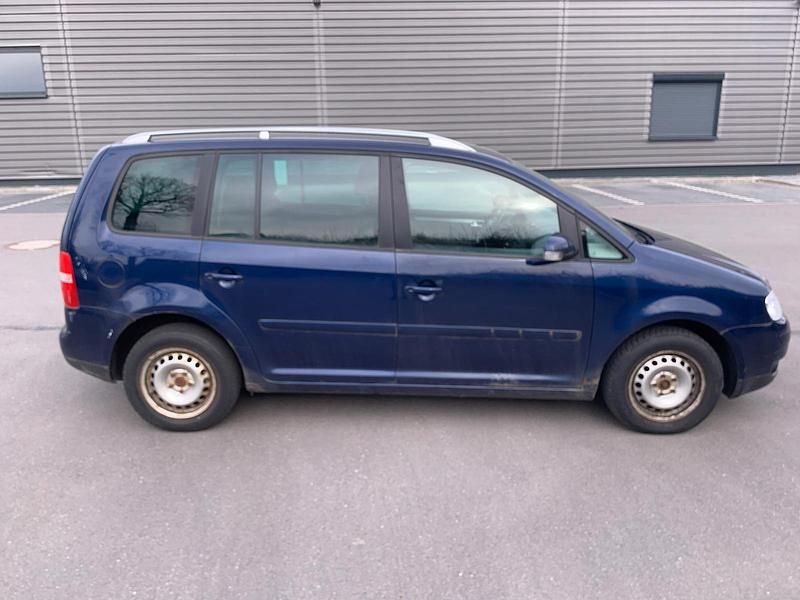 Gebraucht VW Touran 80 PS (58 kW) 2006 Blau Van / Kleinbus