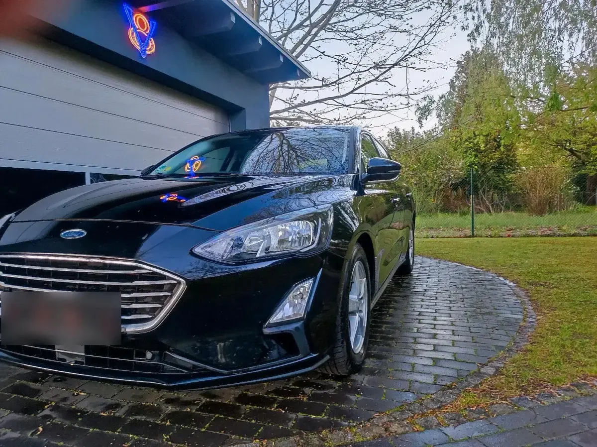 Gebraucht Ford Focus Cool & Connect 120 PS (88 kW) 2019 Schwarz Limousine