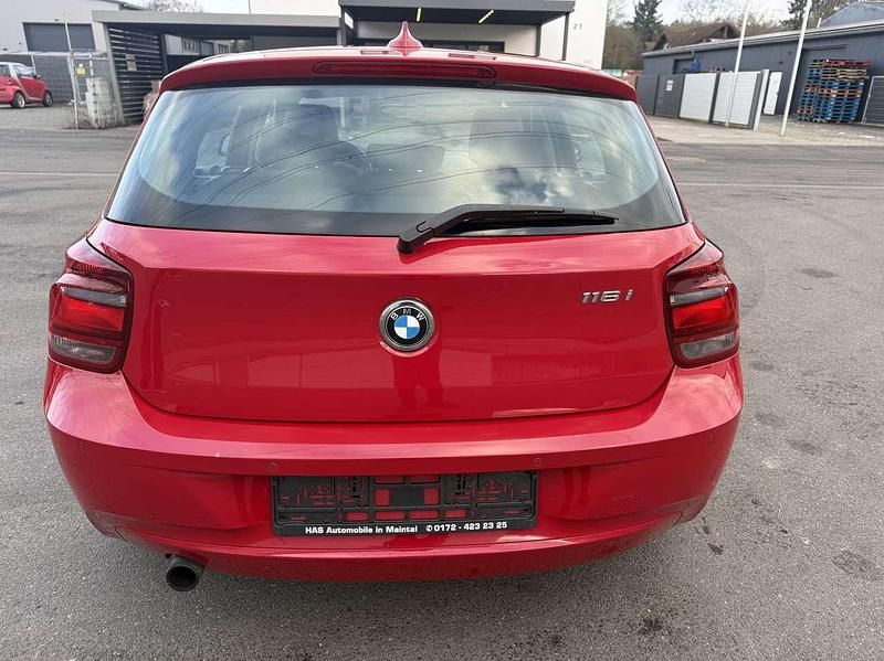 Gebraucht BMW 116 136 PS (100 kW) 2012 Karmesinrot Kleinwagen