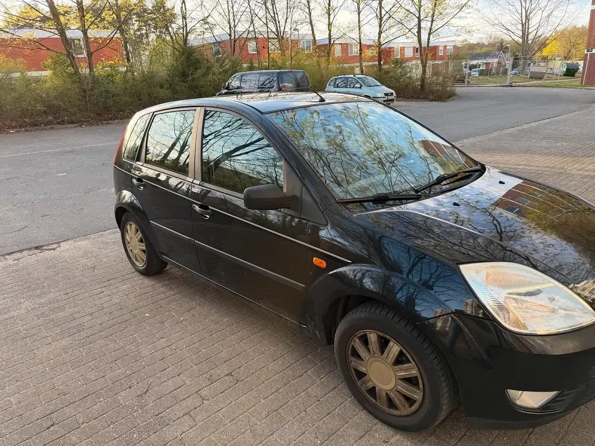 Gebraucht Ford Fiesta 59 PS (43 kW) 2002 Blau Kleinwagen